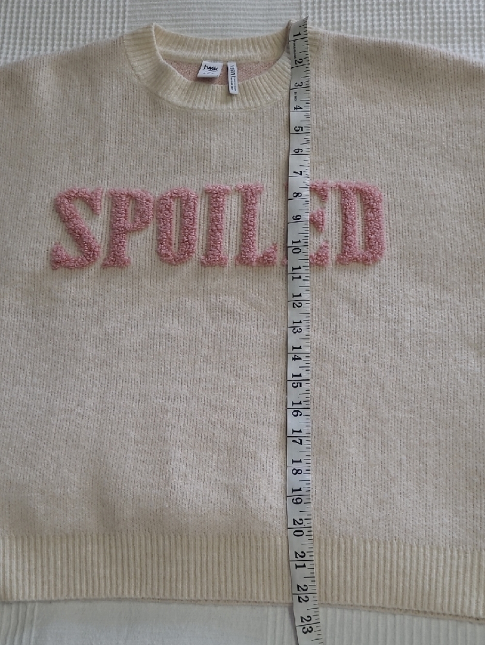Simons (Twik) - Cream Crewneck Sweater with Pink Graphic - Picture 5 of 7